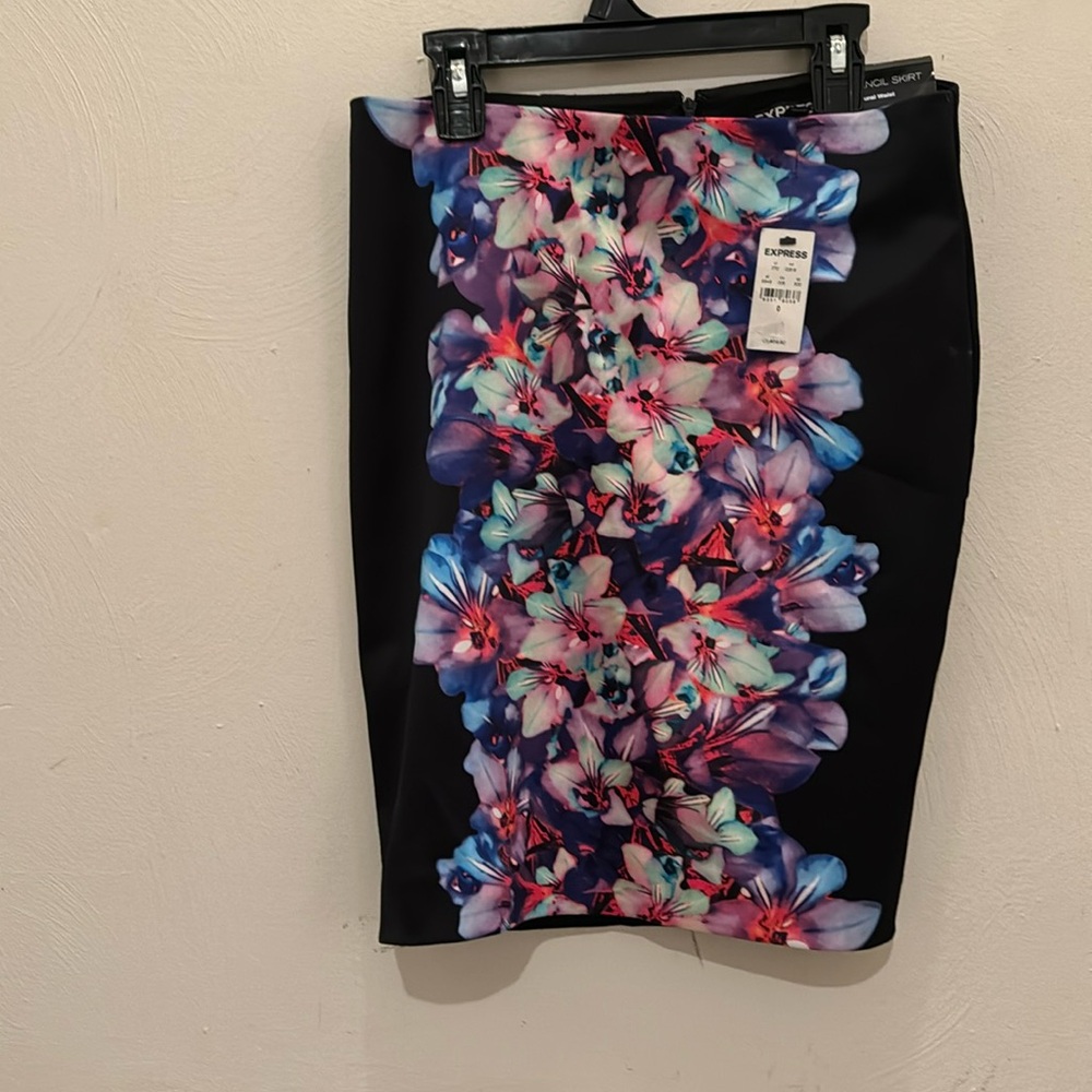 Express floral pencil skirt